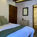 Maison Del Arc 3*