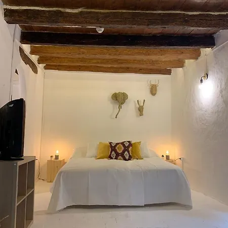 Maison Del Arc 3* 哈卡